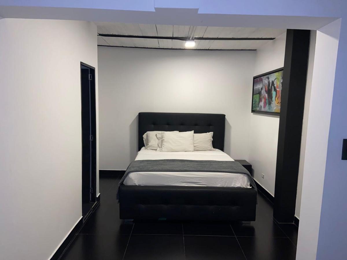 Aparthotel Provenza Lofts Medellín Esterno foto