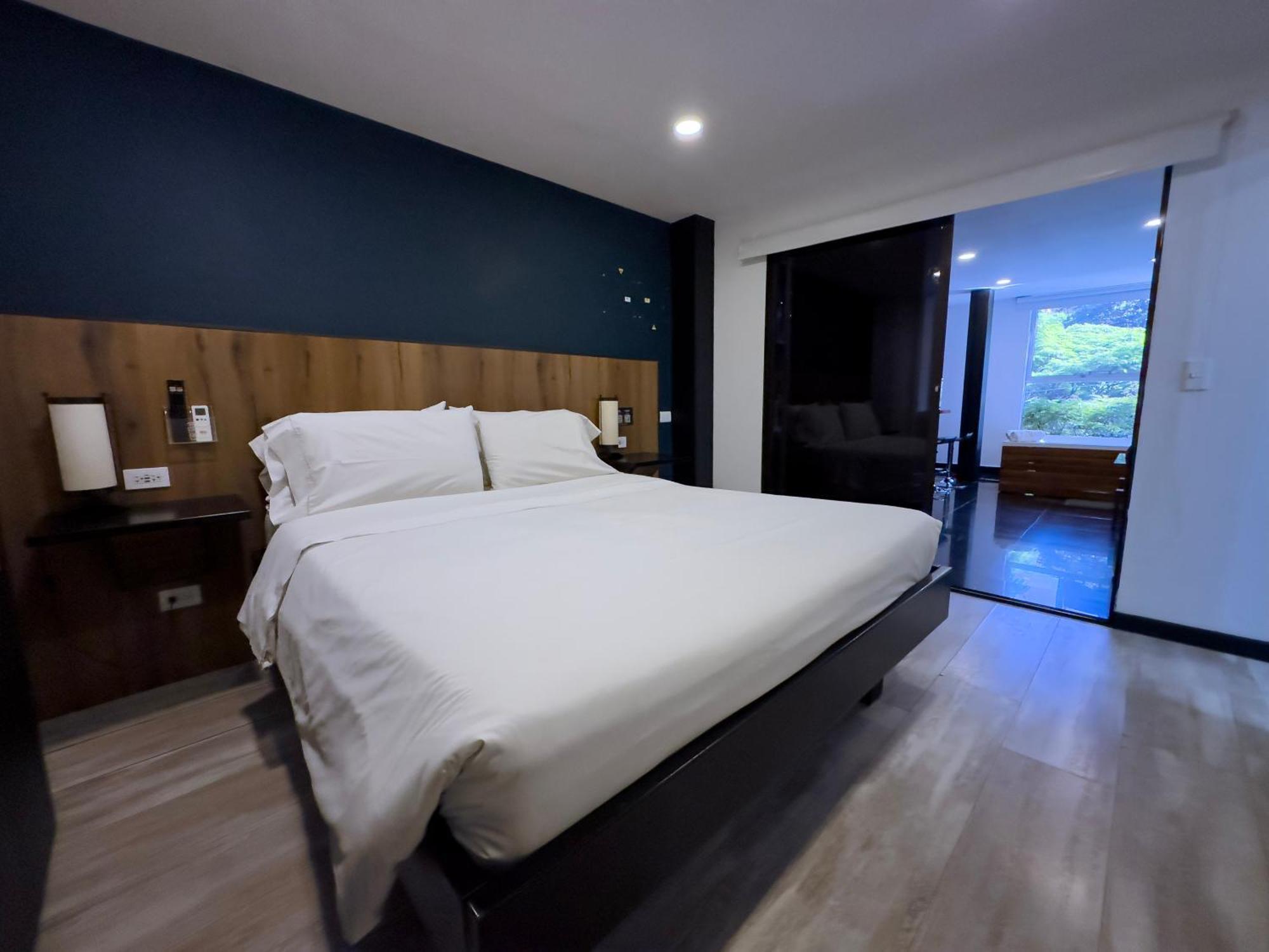 Aparthotel Provenza Lofts Medellín Esterno foto